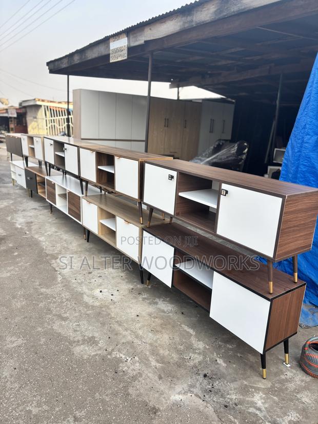 Foreign Plywood Tv Stand · Photo 1
