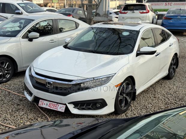 Honda Civic Touring 4dr Sedan (1.5L 4cyl) 2017 White