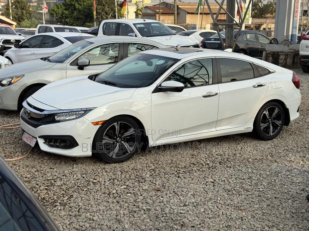Honda Civic Touring 4dr Sedan (1.5L 4cyl) 2017 White photo 2