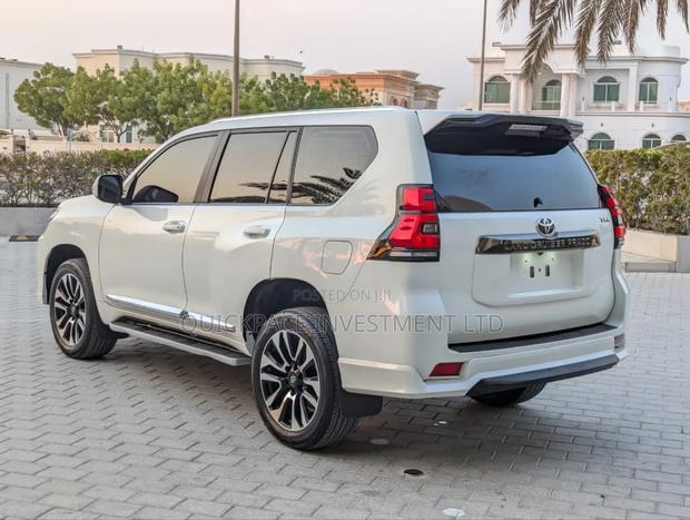 Toyota Land Cruiser Prado 2.7 2019 White