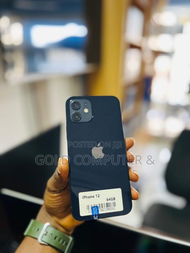 Apple iPhone 12 64 GB Blue photo 2