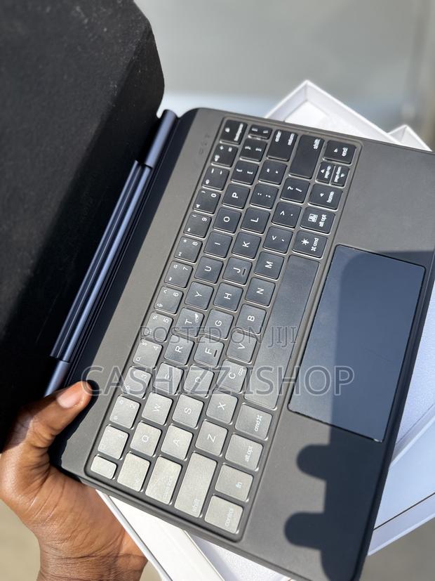 A16 Keyboard photo 2