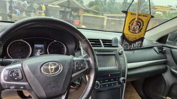 Toyota Camry 2017 Silver