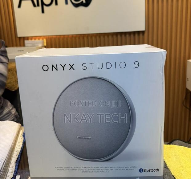 Onyx Studio 9