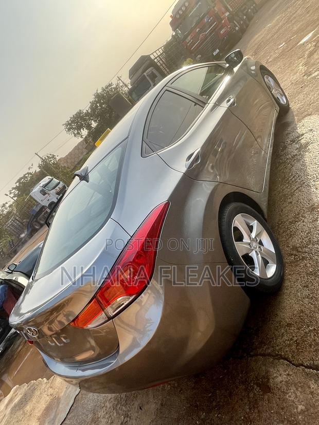 Hyundai Elantra 2013 Gray