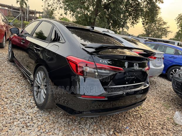 Honda Civic 2023 Black photo 2