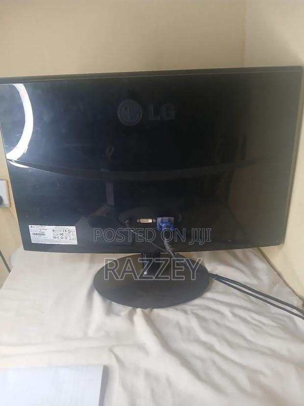 Lg 24iches Monitor photo 3