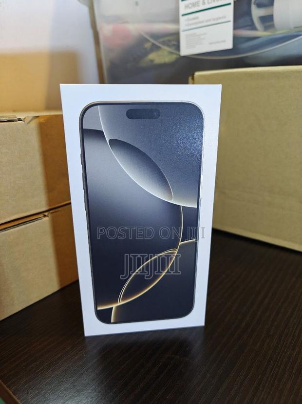 Apple iPhone 16 Pro Max 256 GB Gold · Photo 3