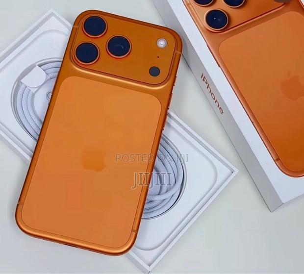 Apple iPhone 17 Pro Max 512 GB Orange · Photo 4