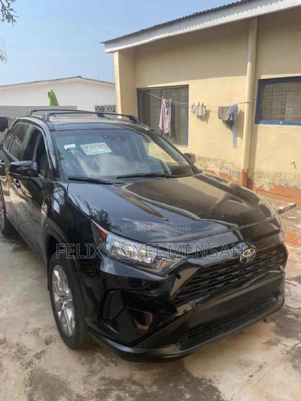 Toyota RAV4 XLE Premium AWD 2023 Black