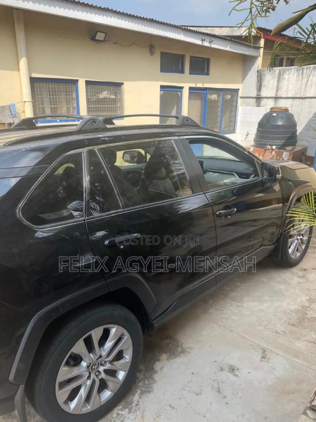Toyota RAV4 XLE Premium AWD 2023 Black
