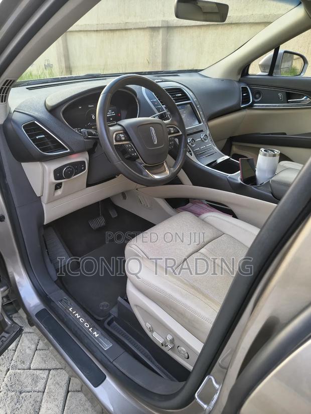 Lincoln Nautilus 2020 Beige photo 6