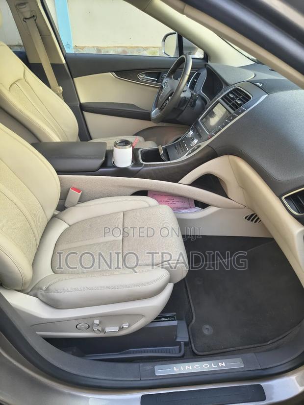 Lincoln Nautilus 2020 Beige photo 7