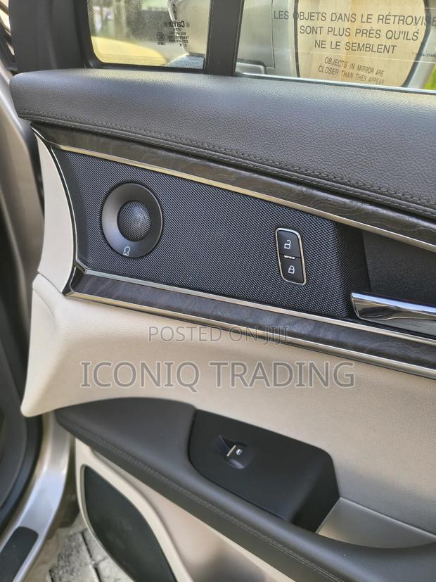 Lincoln Nautilus 2020 Beige photo 9