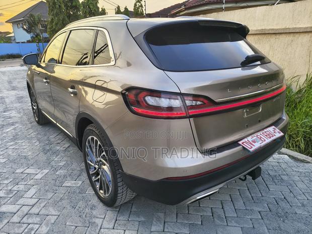 Lincoln Nautilus 2020 Beige photo 10