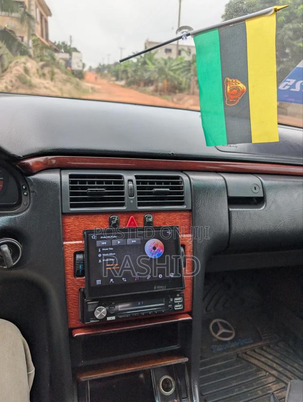 Mercedes-Benz E230 1997 Blue