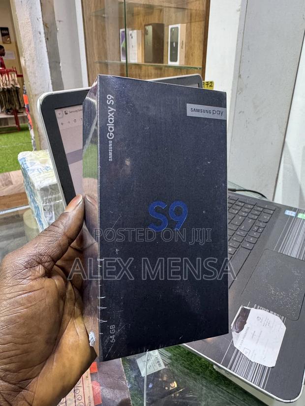 New Samsung Galaxy S9 64 GB Purple