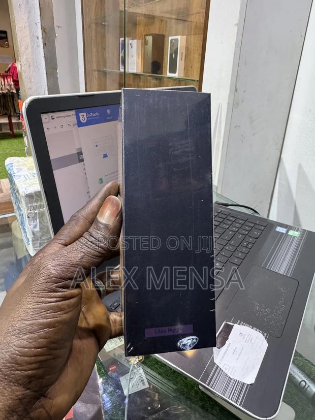 New Samsung Galaxy S9 64 GB Purple