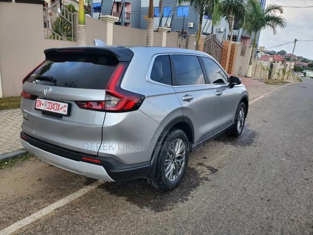 Honda CR-V 2024 Silver photo 9