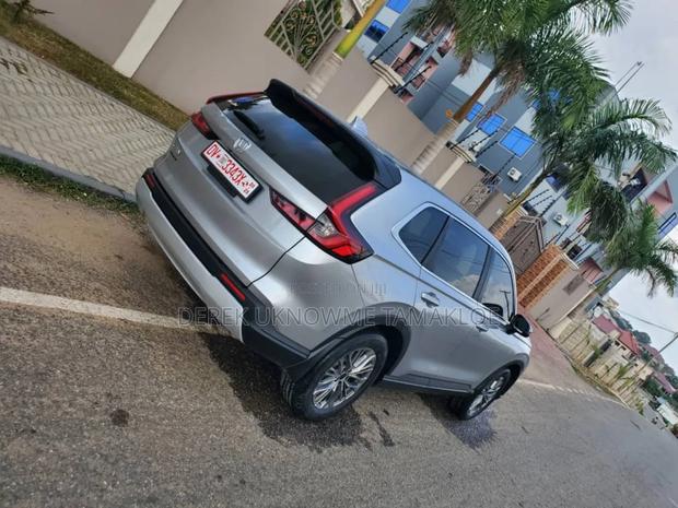 Honda CR-V 2024 Silver photo 16