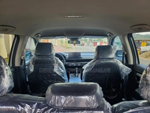 Honda CR-V 2024 Silver photo 17