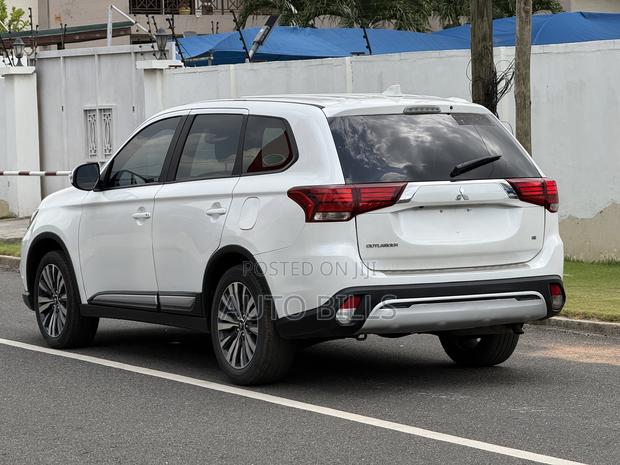 Mitsubishi Outlander SE S-AWC 2020 White