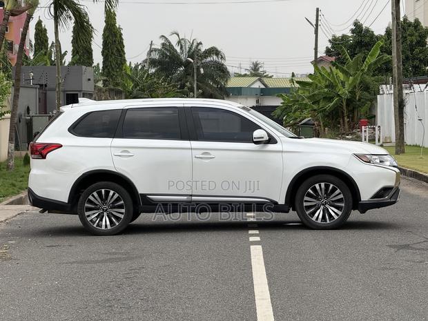 Mitsubishi Outlander SE S-AWC 2020 White