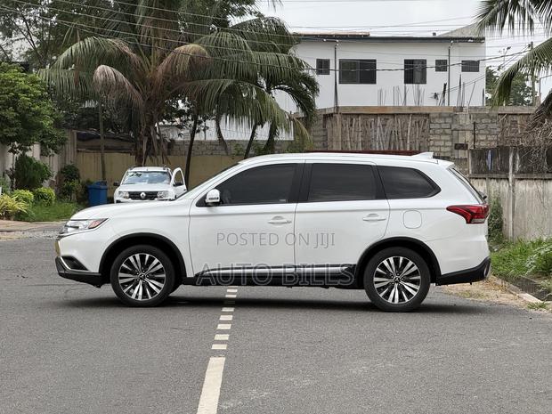 Mitsubishi Outlander SE S-AWC 2020 White