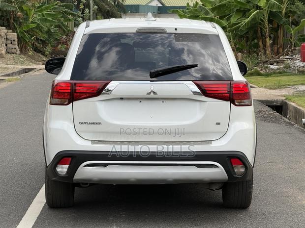 Mitsubishi Outlander SE S-AWC 2020 White