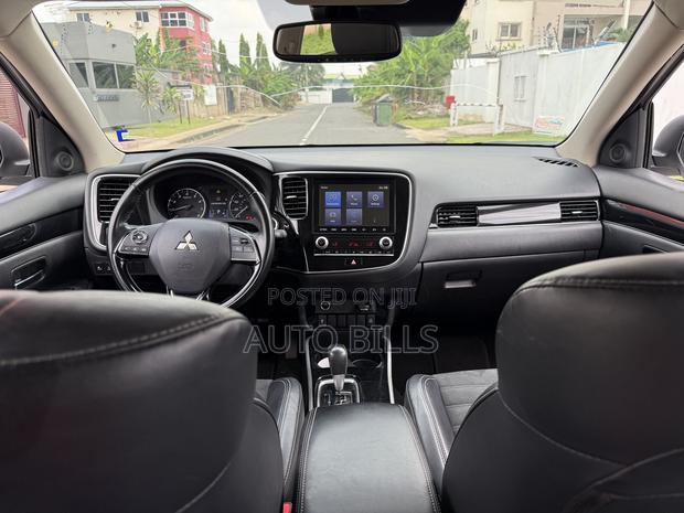 Mitsubishi Outlander SE S-AWC 2020 White