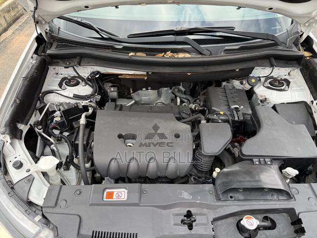 Mitsubishi Outlander SE S-AWC 2020 White