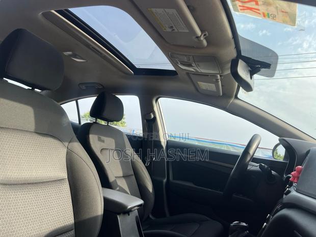 Hyundai Elantra Limited 2018 Silver