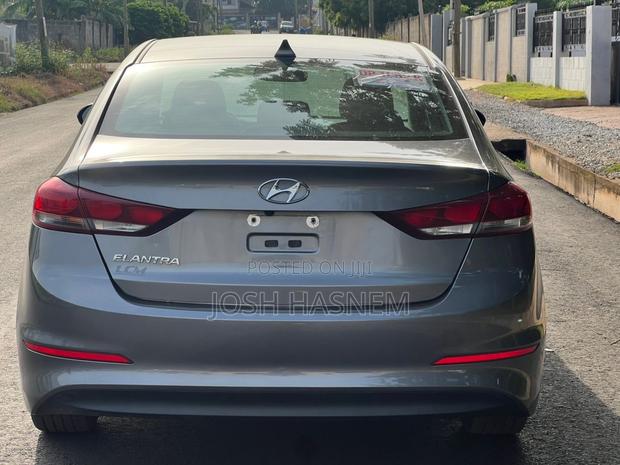 Hyundai Elantra Limited 2018 Silver