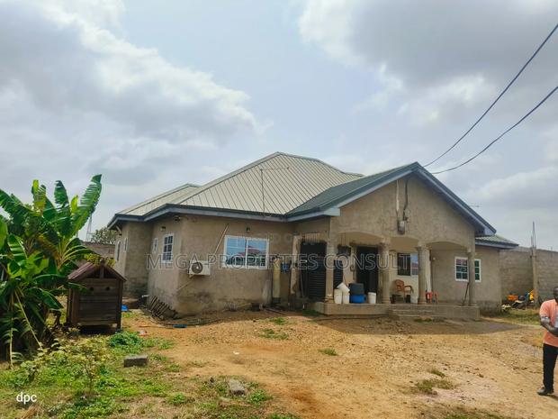7bdrm House in Tema Metropolitan for sale · Photo 2