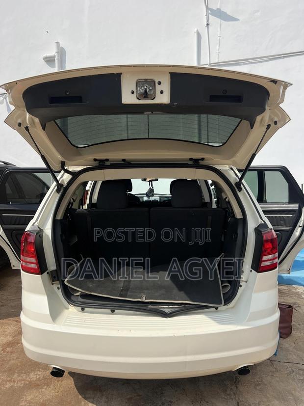 Dodge Journey 2010 Off white