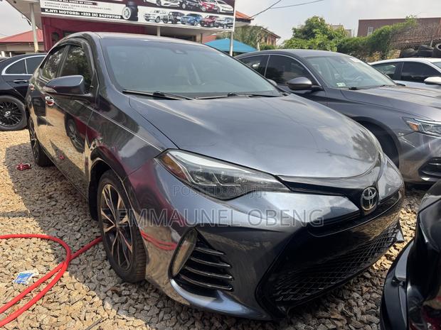 Toyota Corolla 2017 Gray photo 2