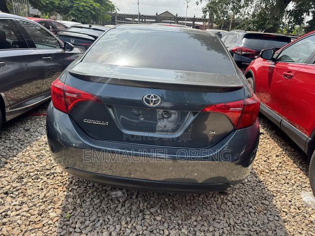 Toyota Corolla 2017 Gray photo 4