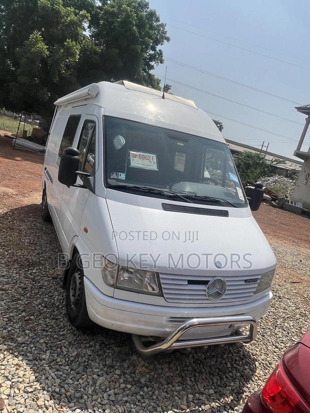 Mercedes-Benz Sprinter 1999 White photo 2
