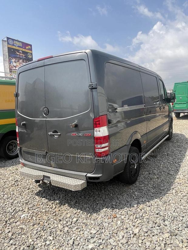 Mercedes-Benz Sprinter 2012 photo 6