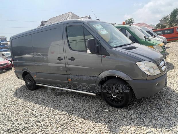 Mercedes-Benz Sprinter 2012 photo 2