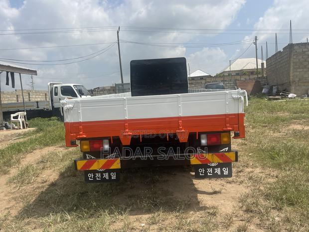 Hyundai 5 Ton Double Axle photo 2