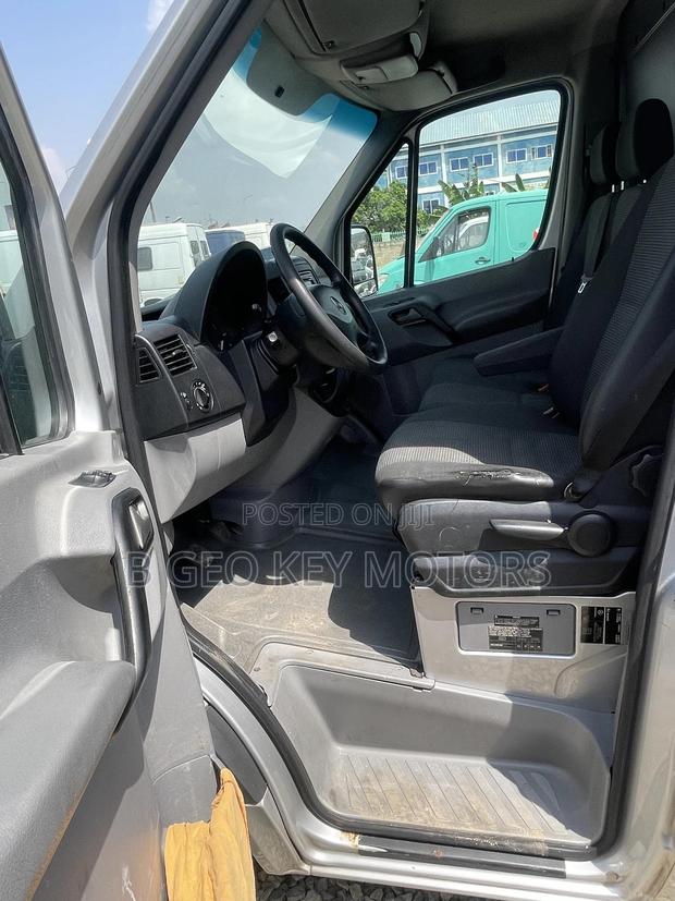 Mercedes-Benz T1/TN 2025 photo 3