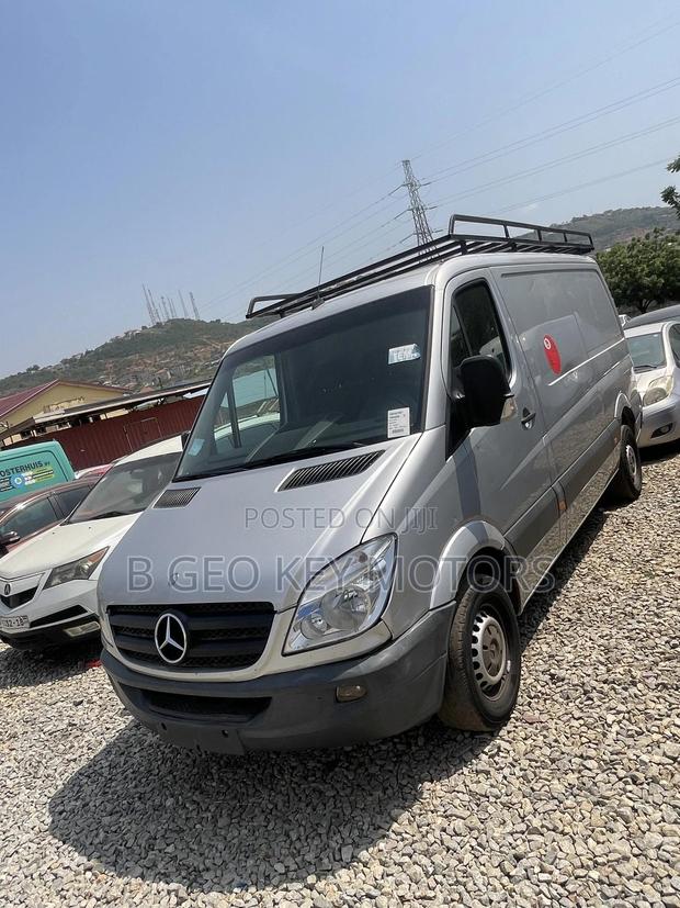 Mercedes-Benz T1/TN 2025 photo 4