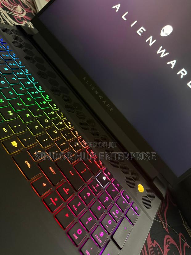 Laptop Alienware Area-51m 32GB AMD Ryzen 9 SSD 1T