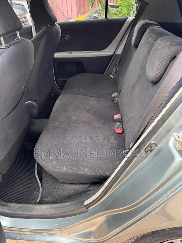 Toyota Vitz 2010 Gray photo 6