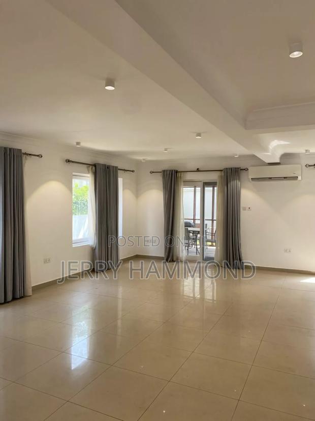4bdrm Apartment in Cantoment, Cantonments for rent · Photo 4