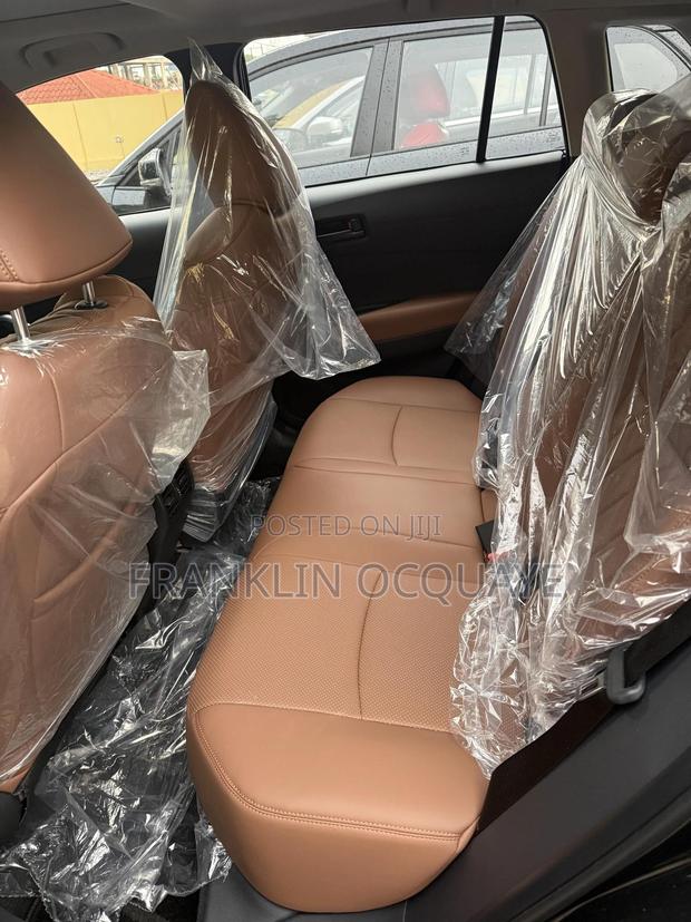 New Toyota Corolla Cross XLE 2025 Black