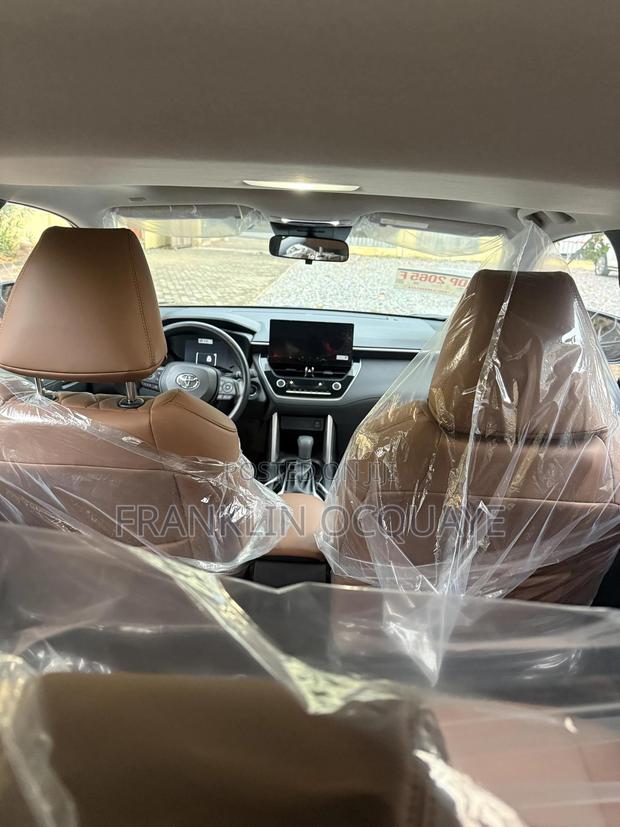 New Toyota Corolla Cross XLE 2025 Black