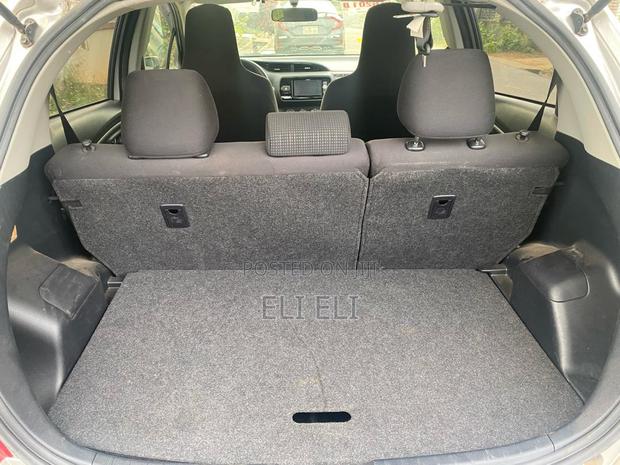 Toyota Vitz 1.3 AWD 5dr 2015 Silver