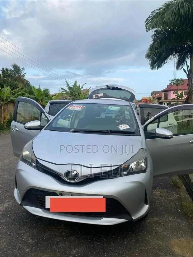 Toyota Vitz 1.3 AWD 5dr 2015 Silver